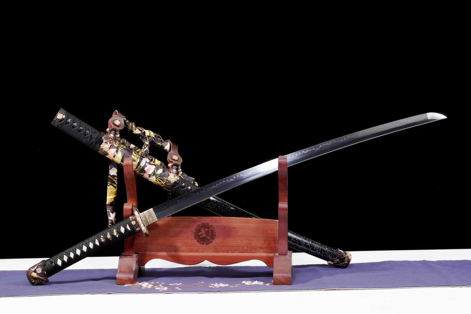 Kiếm Nhật Sư Vương Tachi – 26 Inch T10 Thép Tôi Đất, Khắc Vân Độc Bản, Mạ Vàng Bạc Cao Cấp